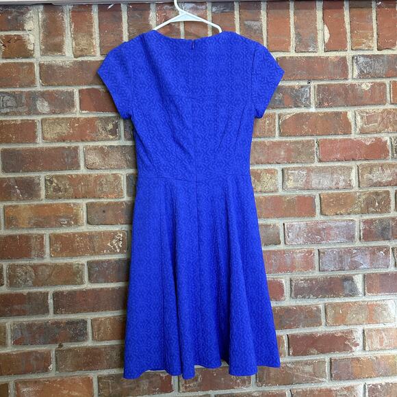 Nanette Lepore‎ Women's Blue Fit & Flare V Neck Textured Cocktail Dress Size 0 - Picture 2 of 7